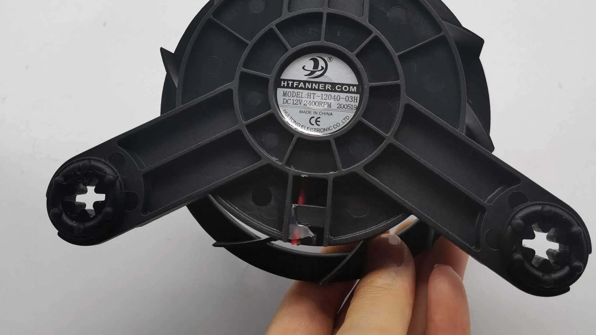 Sind DC-Lüfter schwieriger zu installieren?